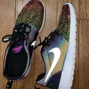 Pride Nike Roshes